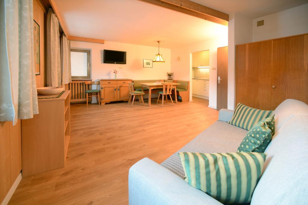 Apartments Villa Rosa Selva di Val Gardena Habitación foto